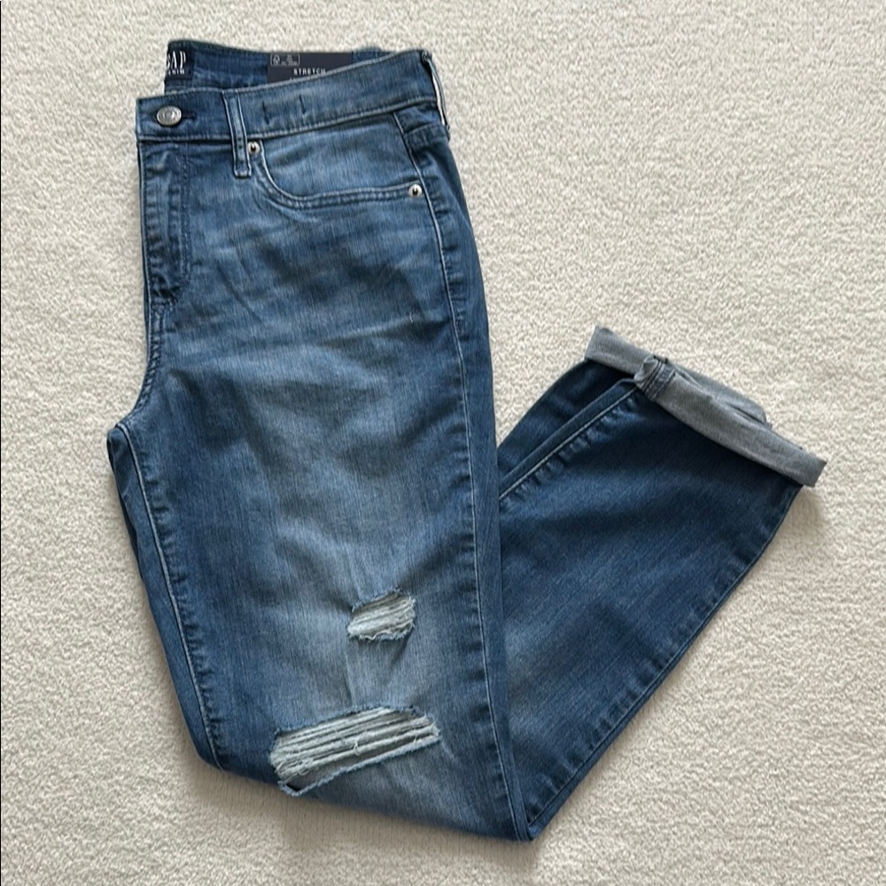 Gap women’s Distressed ankle skinny indigo Jeans Size 28